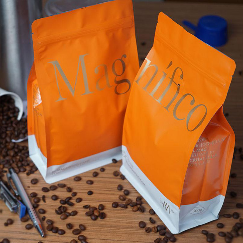 Bolsa com zíper com reforço lateral de café com acabamento mate